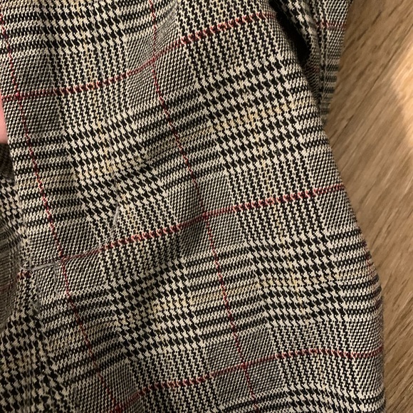 ❌SOLD❌ ON CURTSY - Picture 4 of 4